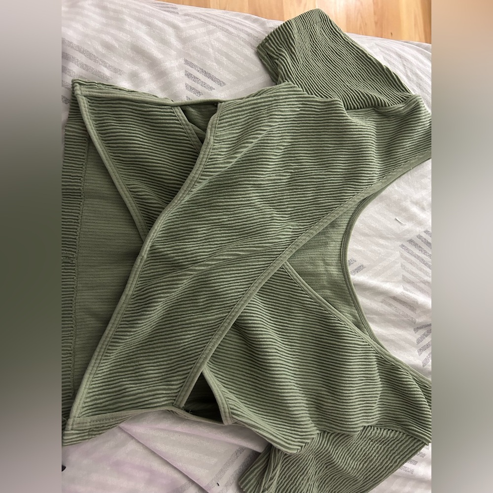 Cross over crop top